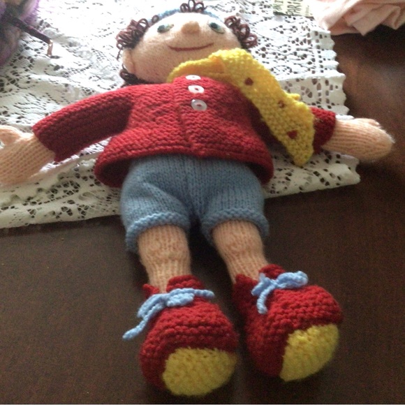 Noddy Doll knitted - Picture 1 of 10